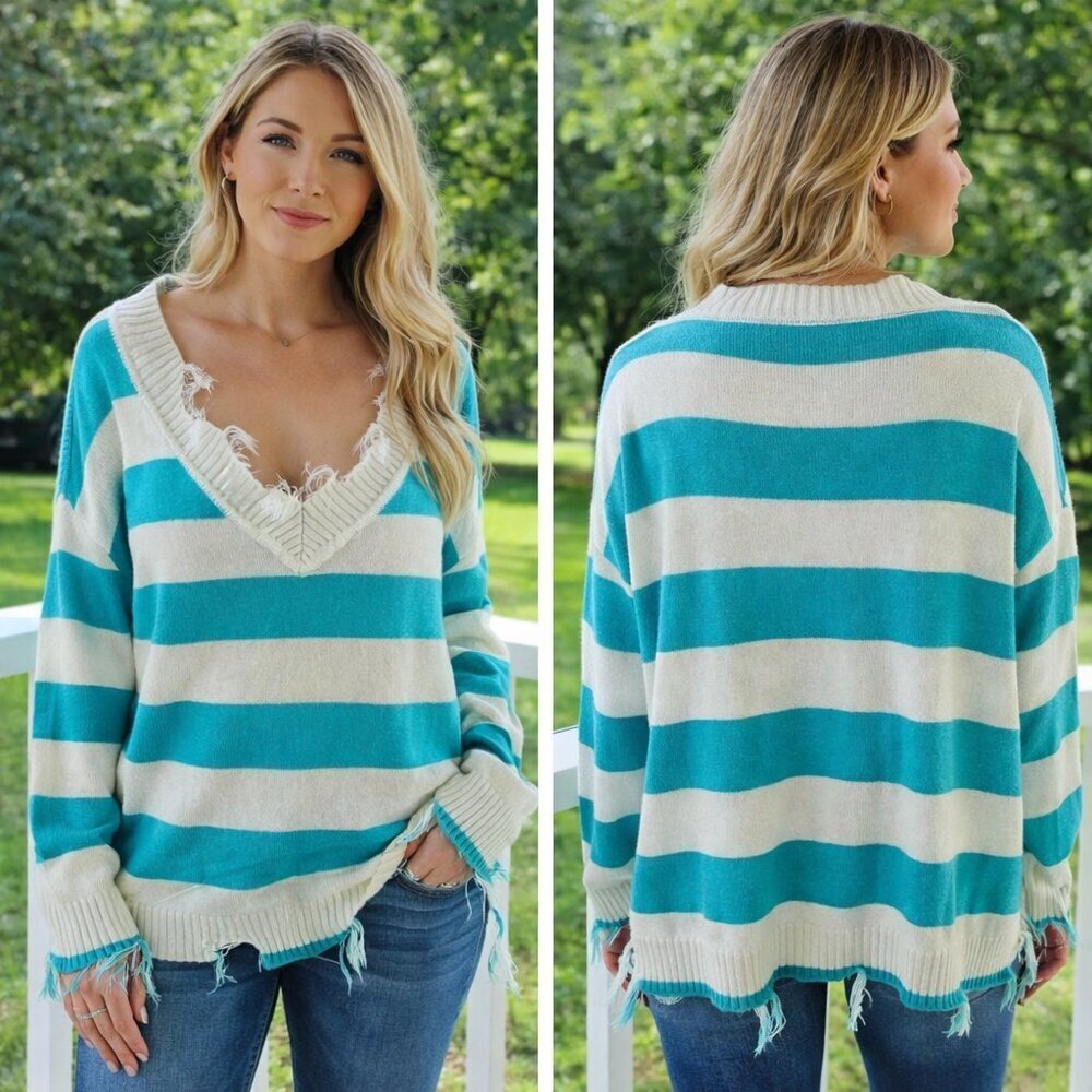 Andree by unit turquoise and white distressed sweater size large